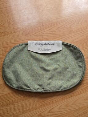 Tommy Bahama Olive Green Oval Placemat Set